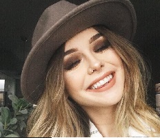 Deniz - Sohbet operatörü profil fotoğrafı